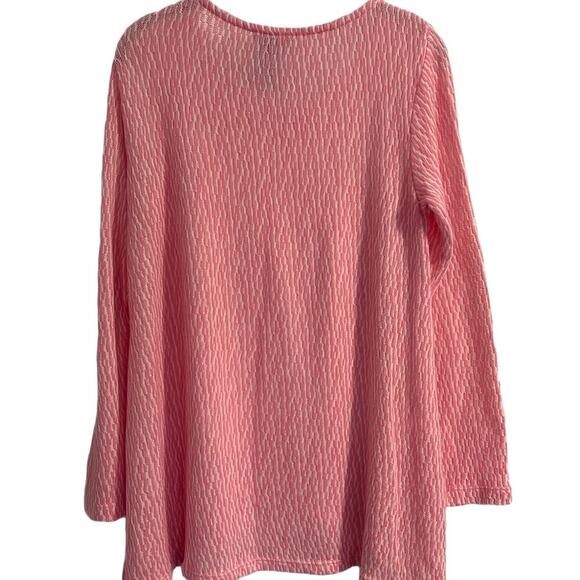 Chelsea & Theodore Top Women's Size Medium Pink Textured Tunic - Picture 2 of 5